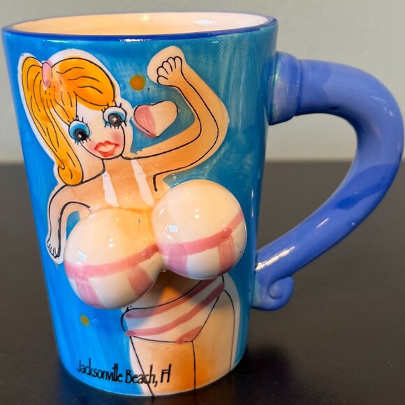 VINTAGE 3D Big Boobs Busty Babe Bikini Beach Bra Ceramic Mug ~ Blonde Ponytail - Picture 3 of 10
